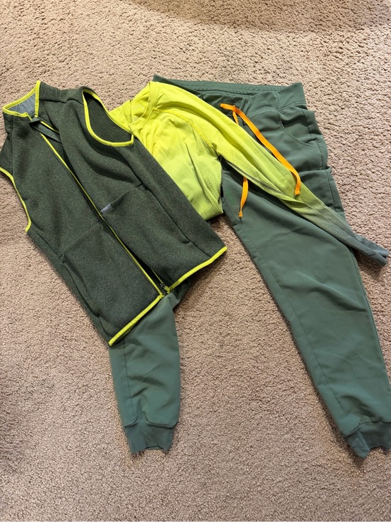 Figs Other - Figs Moss scrub Set - Vest, Top, Joggers